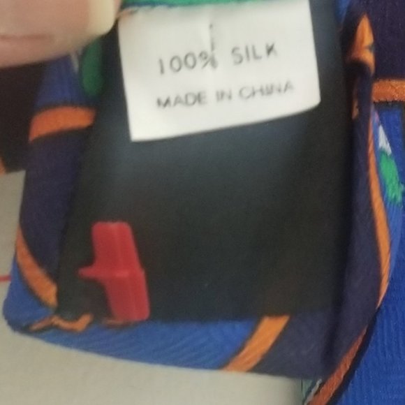 textured UF Gators long silk men's tie - Picture 10 of 10